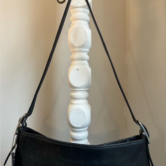 Coach Vintage Legacy Shoulder Bag 9861 – Black Glove-Tanned Leather (2002) - Picture 11 of 13